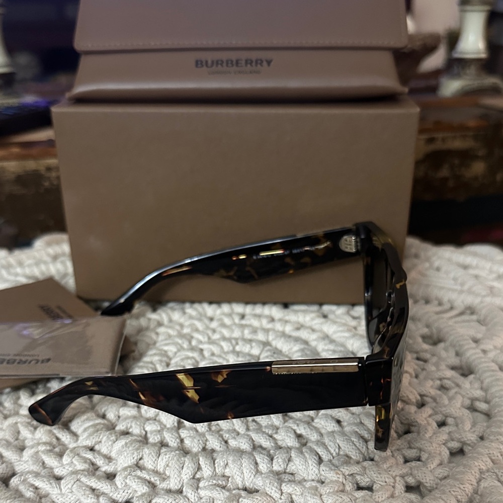 Burberry Black and Brown Sunglasses - Picture 7 of 12